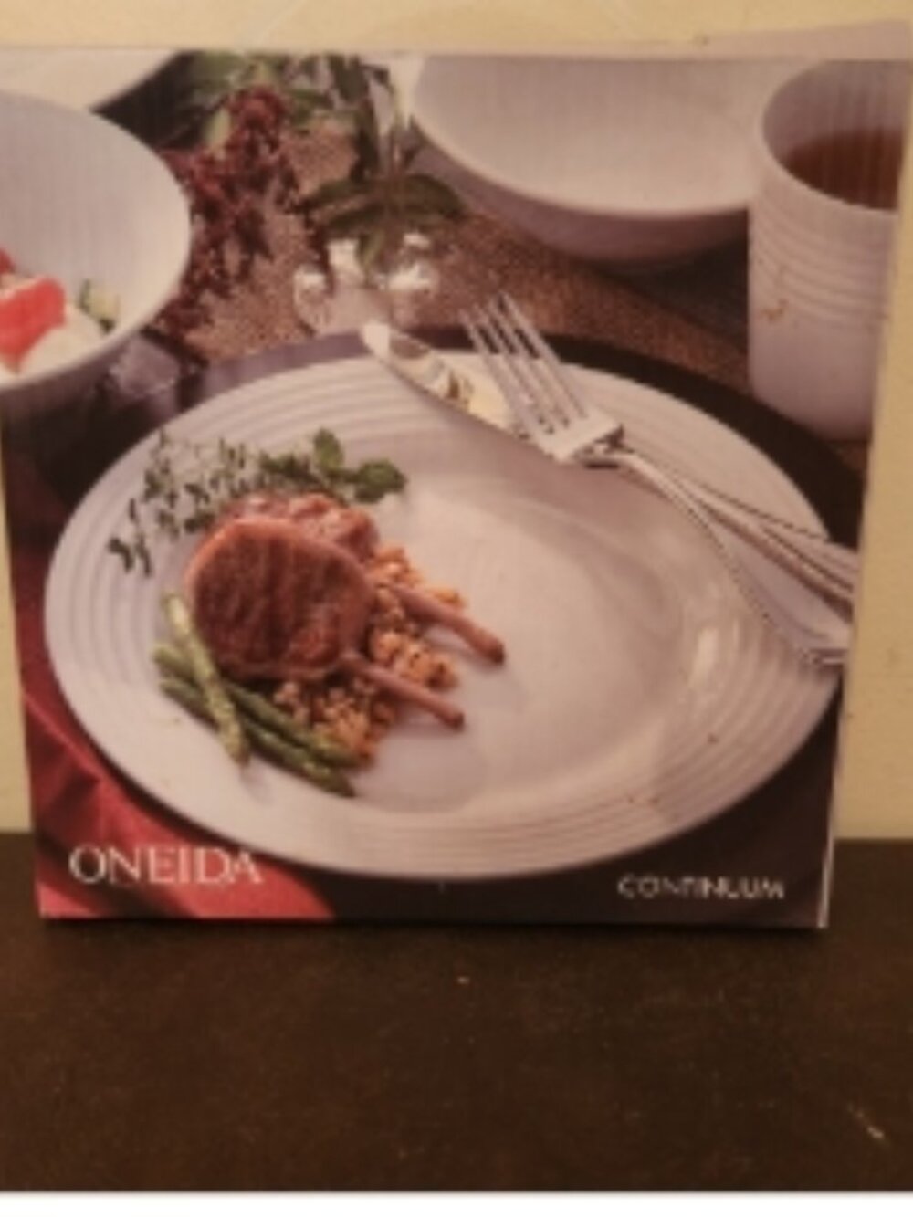 Oneida Continuum (4) porcelain dishes (Brand New)
